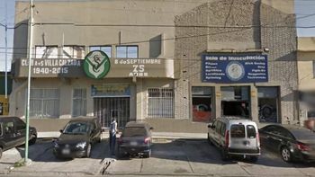 Incendio en el club Villa Calzada: bomberos de Almirante Brown trabajaron en el lugar