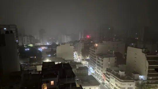 Extienden el alerta violeta por niebla en el AMBA