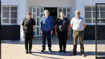 Esteban Echeverría: Fernando Gray recorrió la sede de la Fuerza Barrial de Aproximación