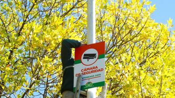 Luis Guillón: Instalaron nuevas cámaras de vigilancia en la Plaza Los Robles