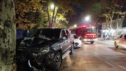 conductor de una camioneta 4x4 habria perdido el control y choco contra un arbol en almirante brown: un herido