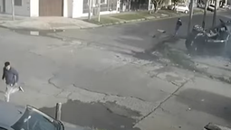 lanus: una persecucion termino con un auto incrustado en un jardin de infantes