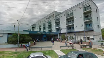 Un grupo de adolescentes le dio una golpiza a una nena de 10 años en una escuela