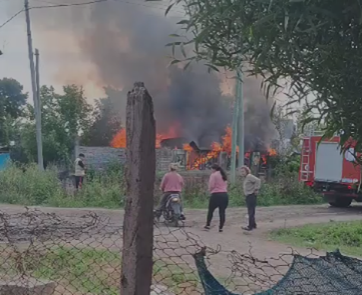 El incendio tuvo lugar durante la mañana de este martes.