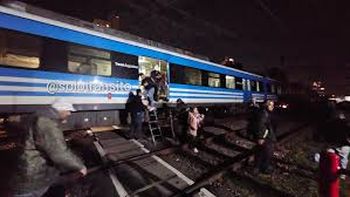 Demoras en el Tren Roca: una formación embistió a una persona en Lomas de Zamora