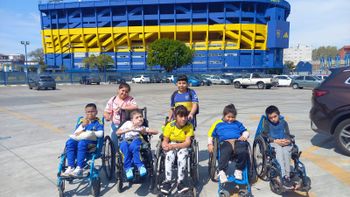 Alumnos de la Escuela Especial 503 de Lomas visitaron La Bombonera: Un momento increíble