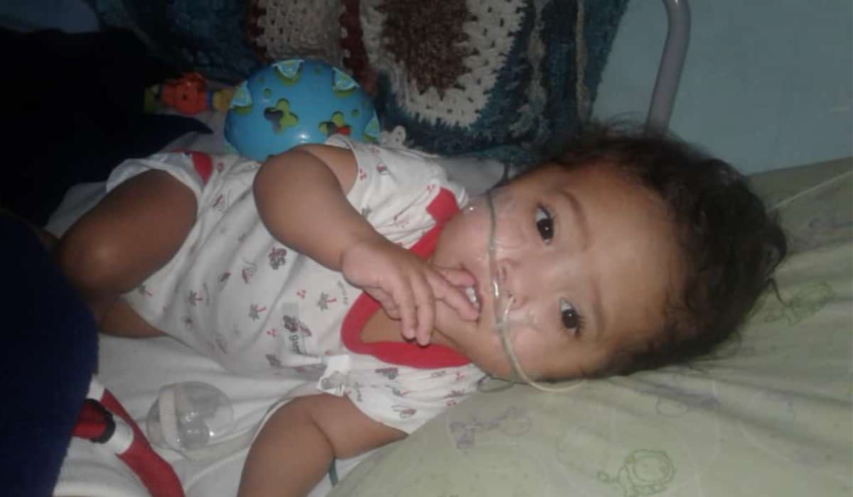 Lanús: Yael tiene un año y necesita una mochila de oxígeno para volver a su casa