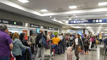 Paro de controladores aéreos: afectará vuelos en Ezeiza