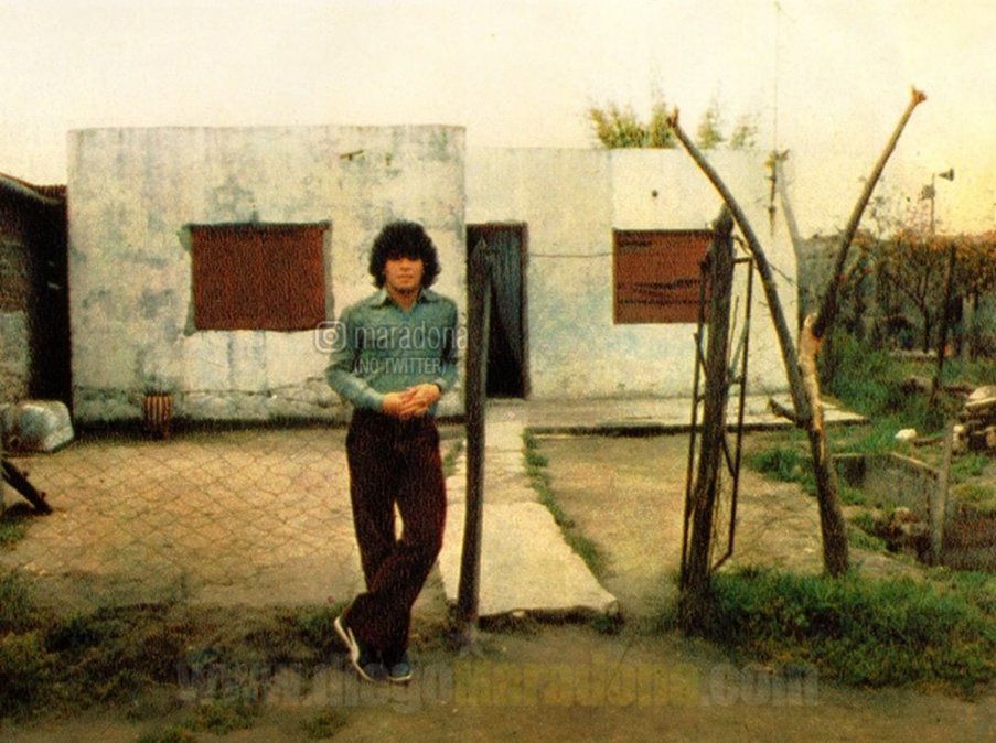 Diego Maradona en su casa de Villa Fiorito.