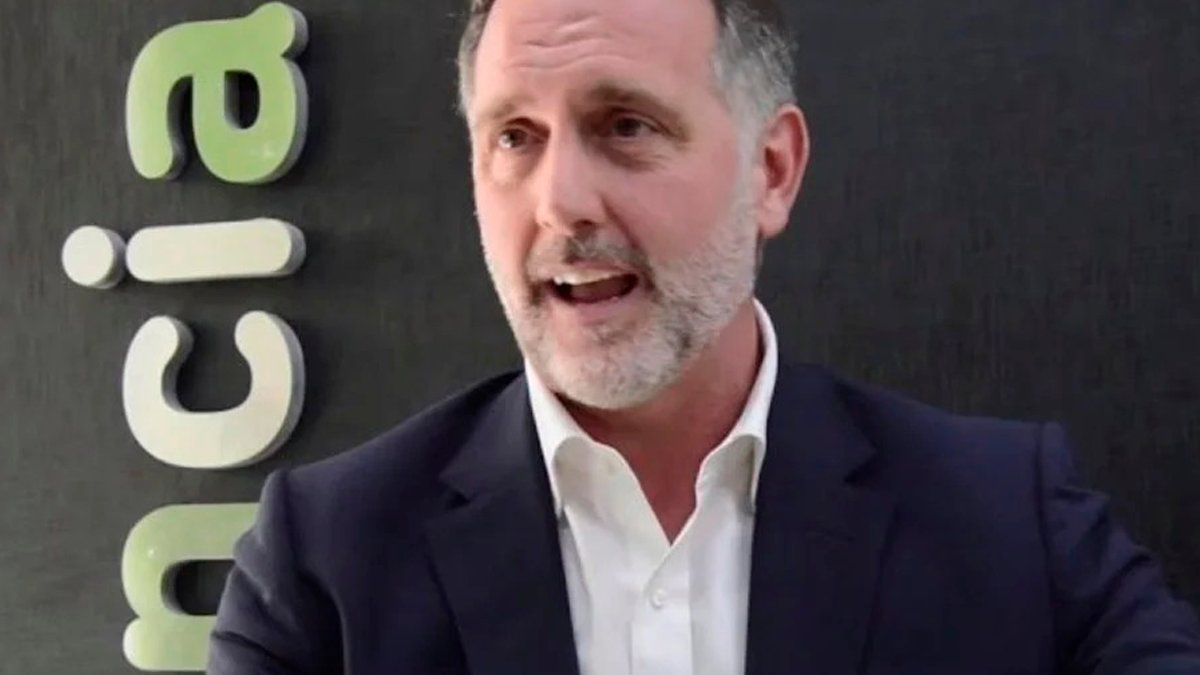 Gonzalo Diz, Subgerente en el Banco Provincia y habitante de Canning