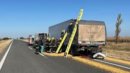 violento accidente en cordoba: un camionero de lomas fue embestido en la ruta