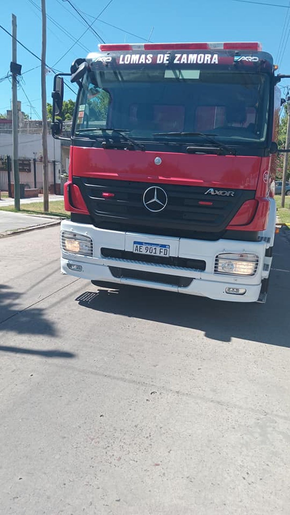 Los Bomberos de Lomas de Zamora trabajaron en el lugar. 
