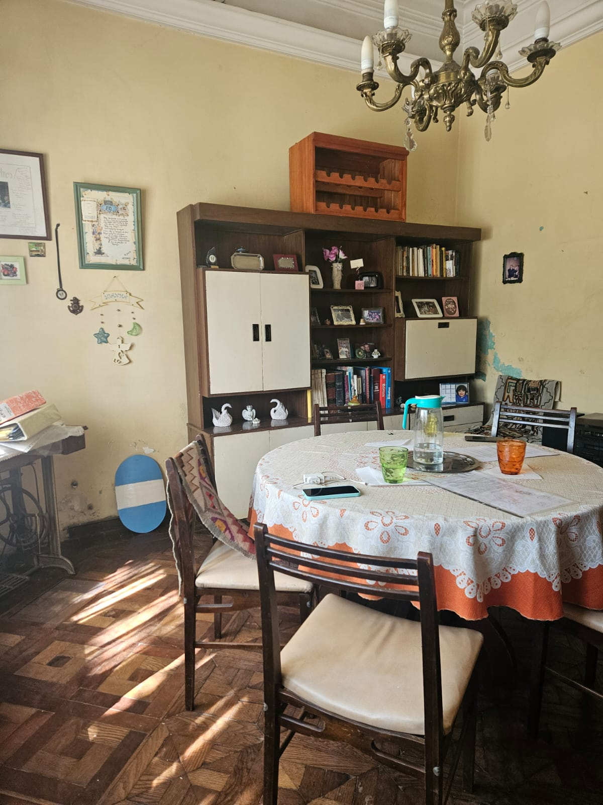 La habitación de la casa que funcionaba como un salón para dar clases.