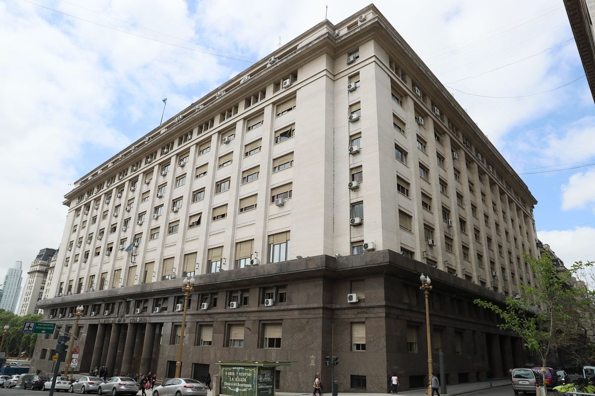 Un subsidio para las tarifas de luz y de gas puede desaparecer: cómo evitar perderlo y pagar más