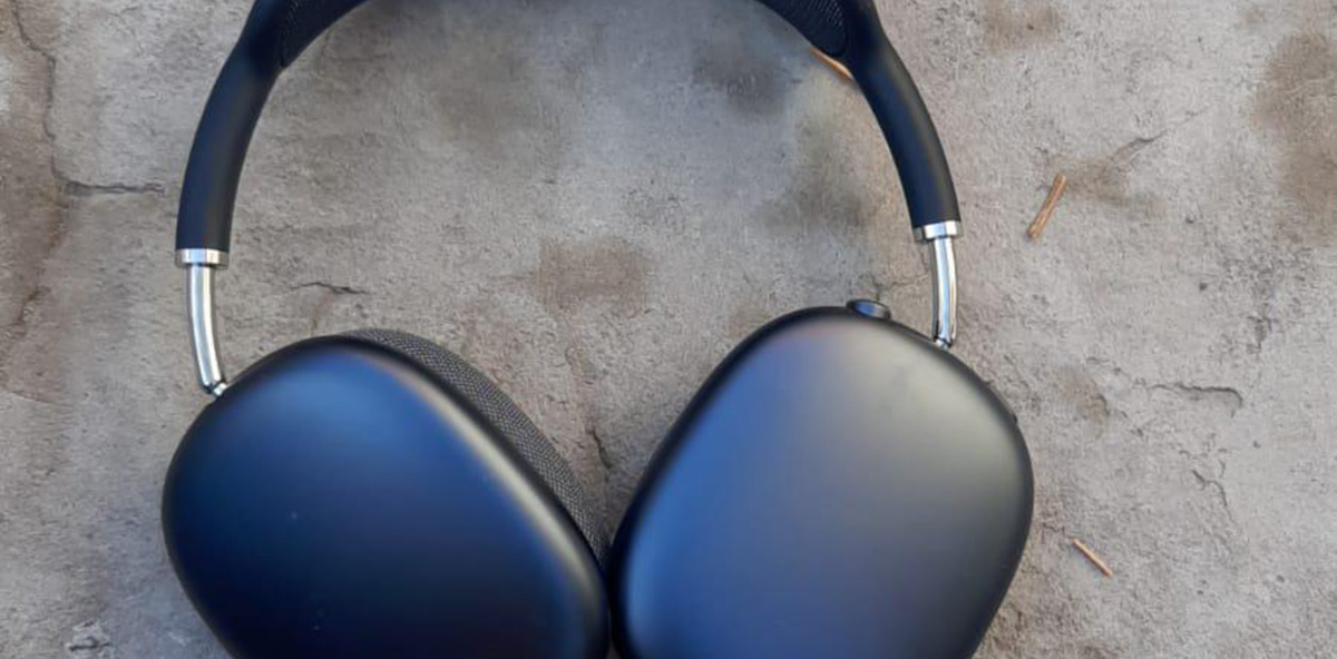 Los AirPods que fueron hurtados en el avión de Aerolíneas Argentinas. Los AirPods que fueron hurtados en el avión de Aerolíneas Argentinas.