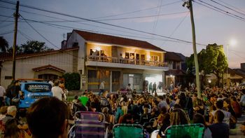 Vuelve Música en el Balcón, la iniciativa que transforma una casa de Temperley en escenario