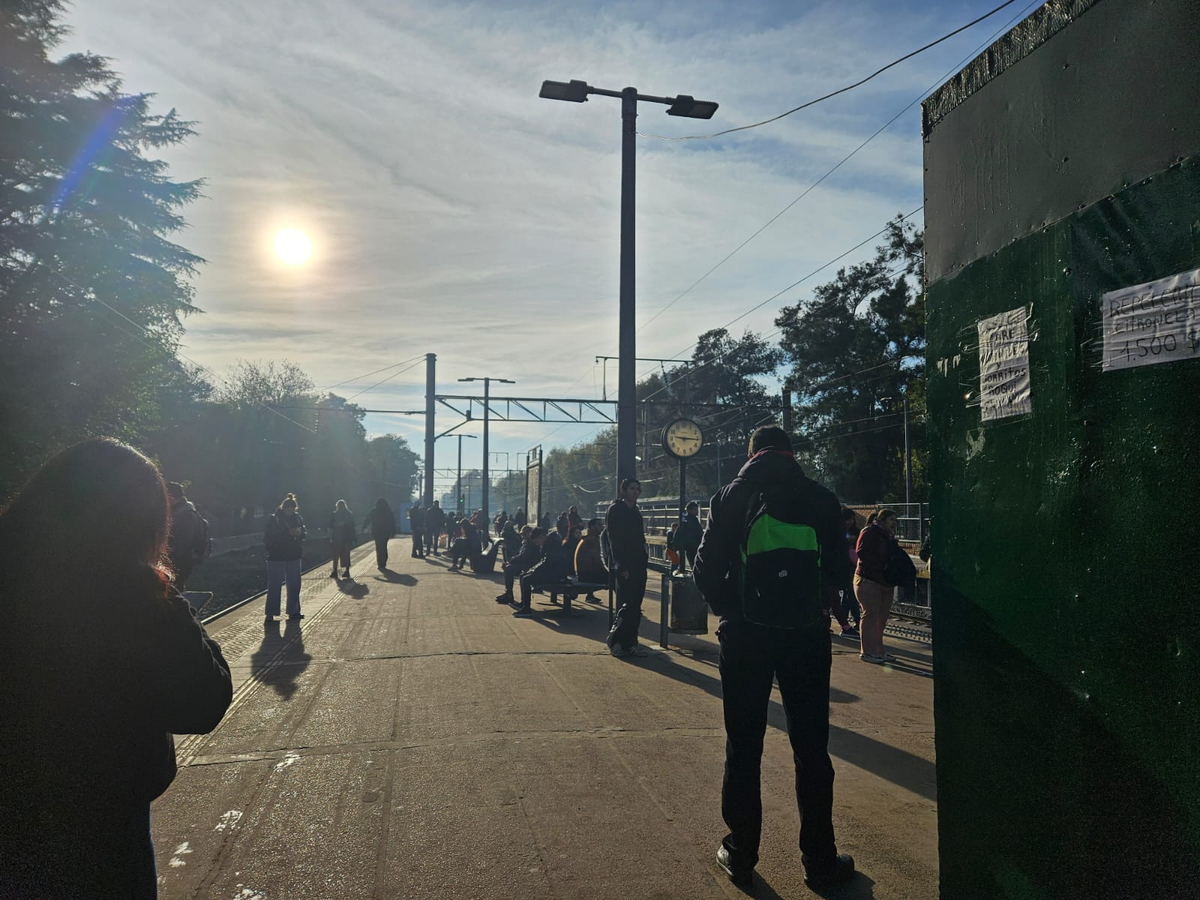 La estación de Monte Grande durante la mañana de este lunes. 