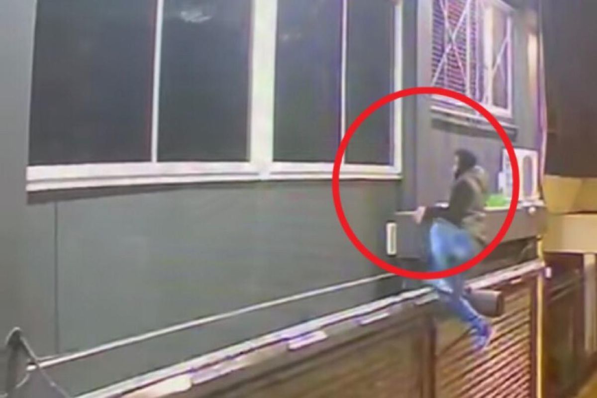 Video: así un hombre araña intentó robar en un gimnasio en Lanús