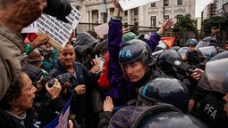 incidentes en la marcha de los jubilados frente al congreso
