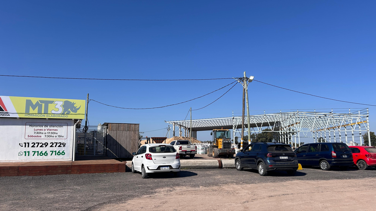 El corralón inició en la localidad de Glew.
