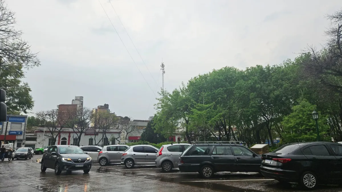La jornada de hoy continuar&aacute; con tormentas aisladas que podr&iacute;an extenderse hasta la madrugada del s&aacute;bado.