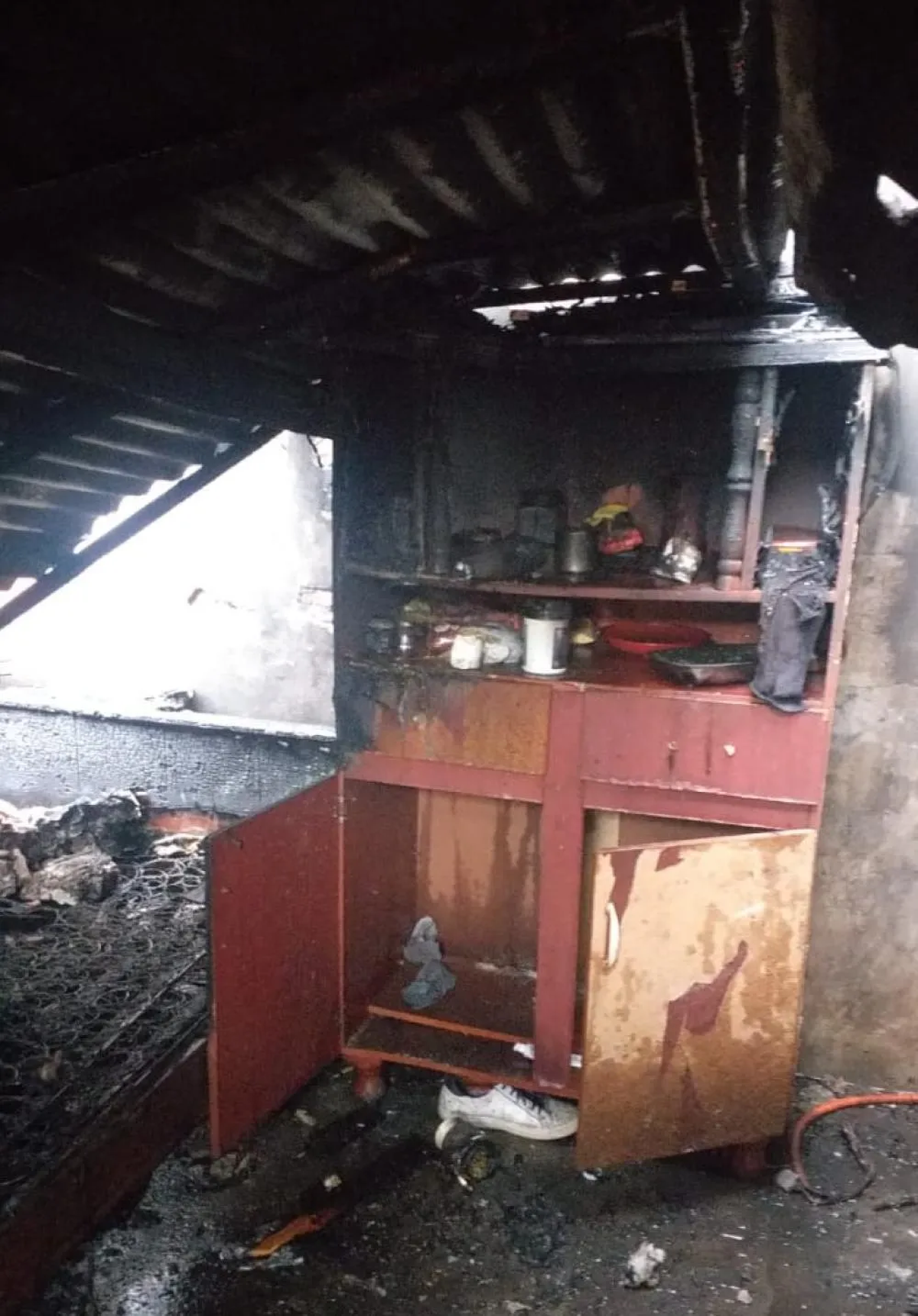 Los daños que sufrió la vivienda en Lomas de Zamora.