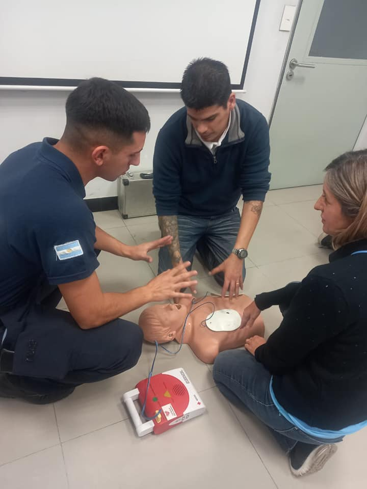 Los vecinos que se acerquen el sábado a la plaza Mitre podrán participar de una capacitación gratuita de RCP. 