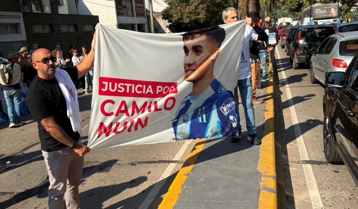 La familia del futbolista reclam&oacute; justicia en Adrogu&eacute;.
