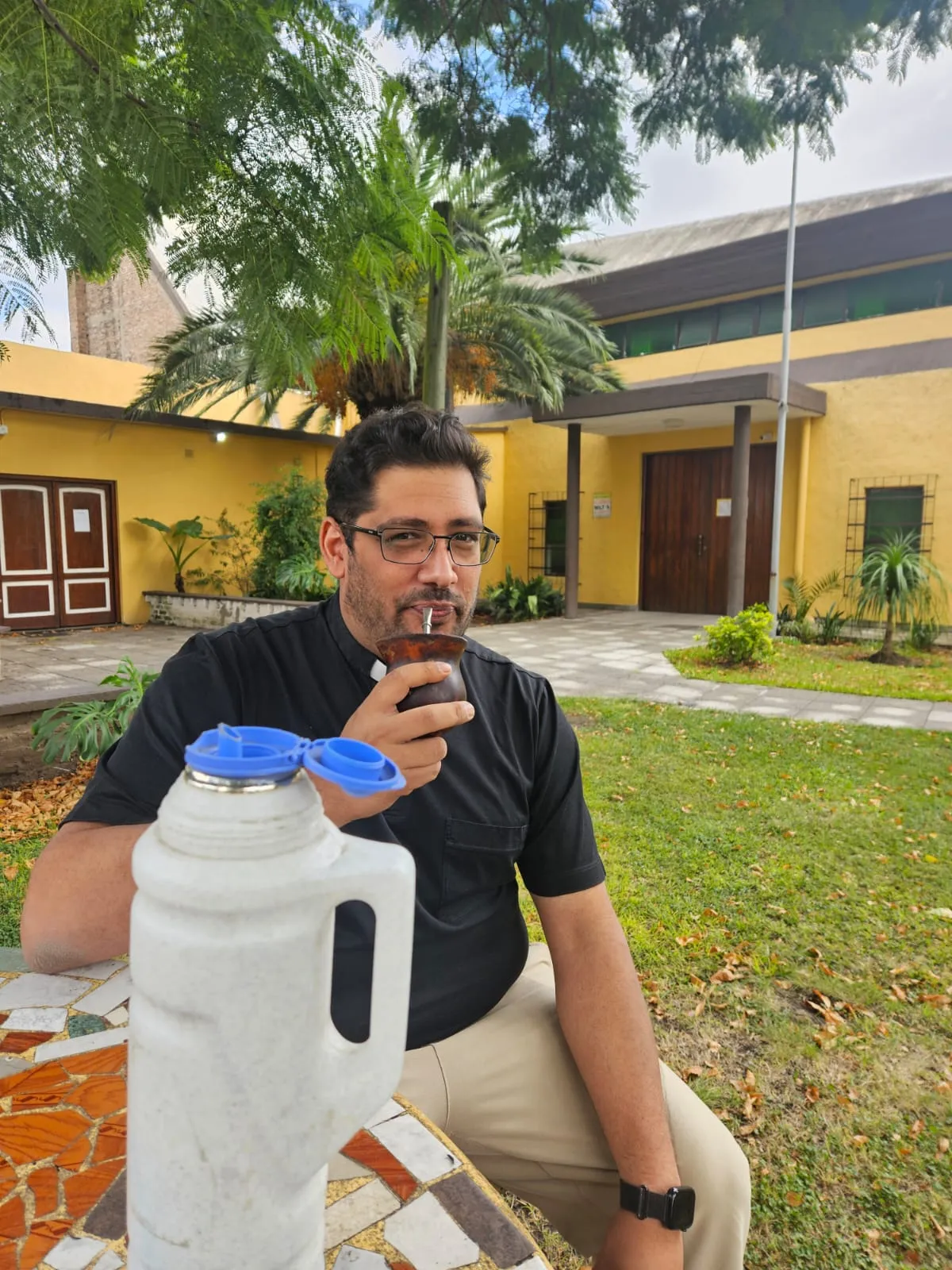 Olivares recibió a El Diario Sur en la parroquia de Luis Guillón.