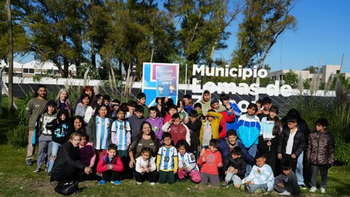 Así funciona la energía solar: la visita de alumnos de Lomas al parque solar de Fiorito