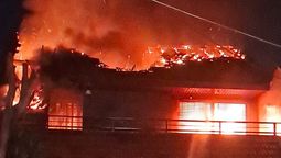 voraz incendio en una casa de lomas de zamora: trabajaron cuatro dotaciones de bomberos