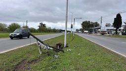 canning: camioneta choco contra un poste y derribo una camara de fotomultas en la ruta 58