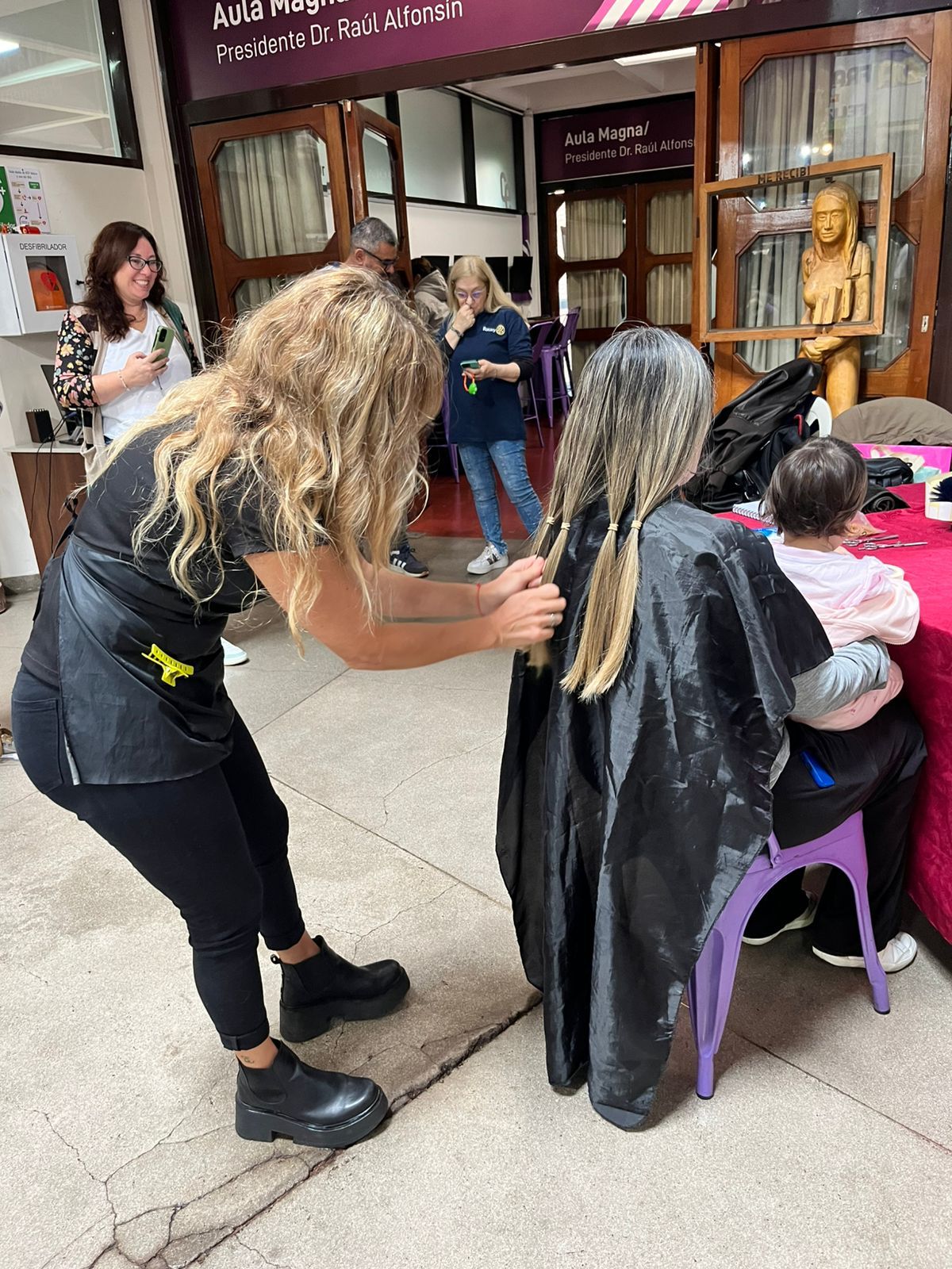 La jornada de donación de cabello se realizó en la UNLZ con el objetivo de ayudar a personas con alopecia y tratamientos oncológicos. La jornada de donación de cabello se realizó en la UNLZ con el objetivo de ayudar a personas con alopecia y tratamientos oncológicos.