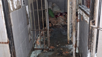 Preso provocó un incendio en la comisaría de Alejandro Korn: asistieron con oxígeno a todos los detenidos
