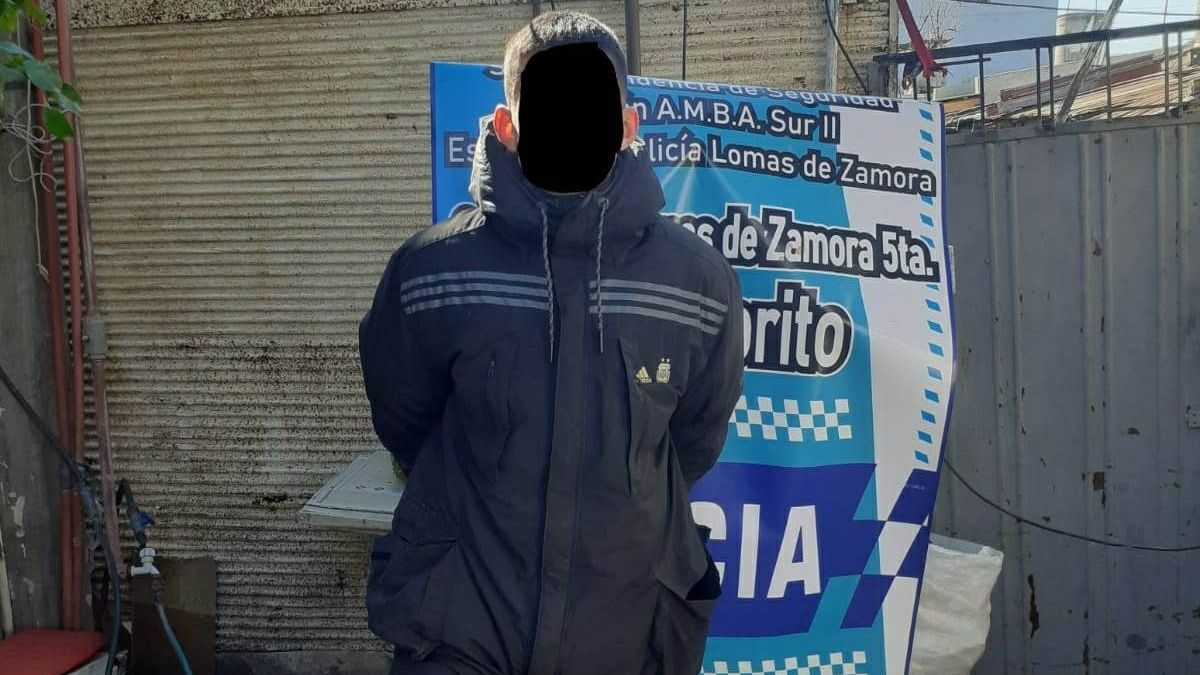 El joven detenido tras la denuncia de la vecina asaltada.