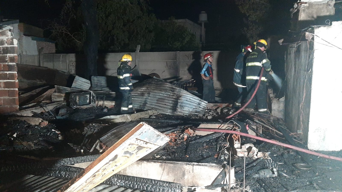 Una de las viviendas afectadas se encuentra ubicada entre las calles Monte Santiago y Aviaci&oacute;n, Longchamps.