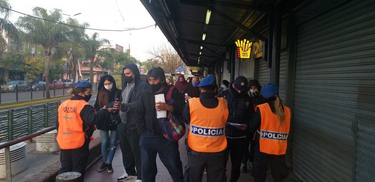 Countries y vecinos de Ezeiza se adaptan a las nuevas restricciones