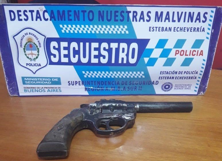 Armados. El Destacamento Nuestras Malvinas de 9 de Abril secuestr&oacute; un rev&oacute;lver calibre 22.&nbsp;