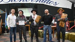 el centro tradicionalista el volcador celebro su 71° aniversario con reconocimientos a vecinos de san vicente