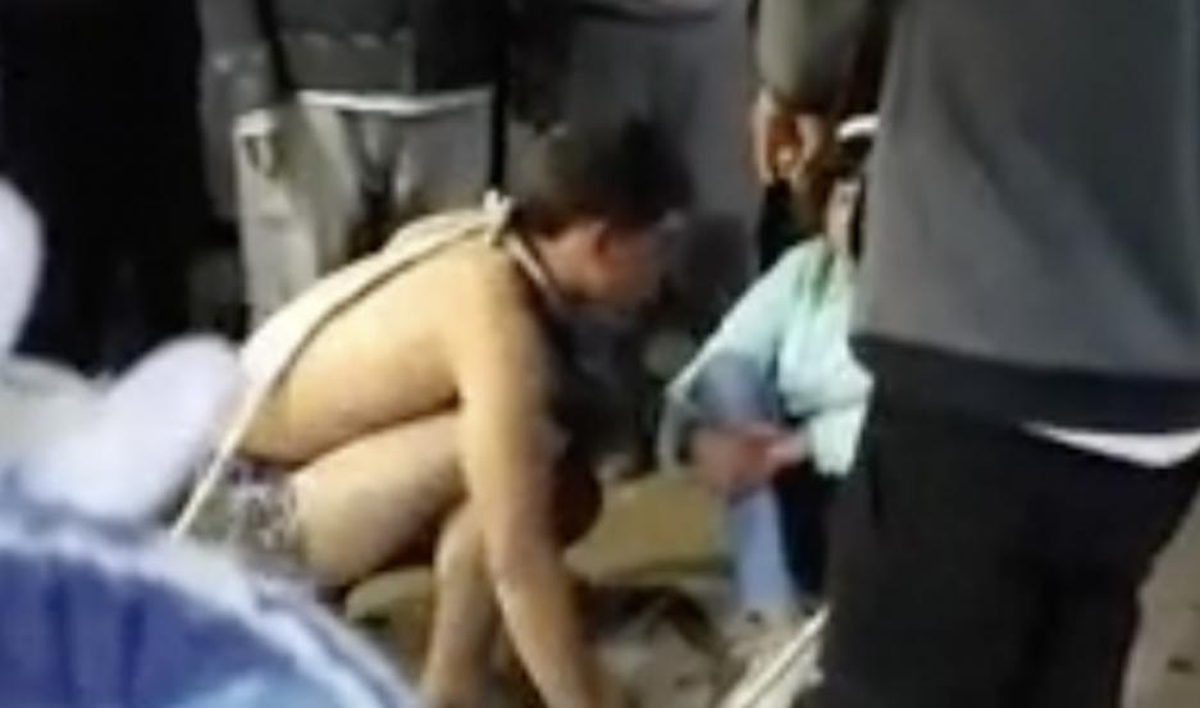 El hecho ocurrió el fin de semana en Glew. El hecho ocurrió el fin de semana en Glew.