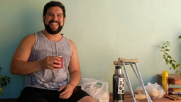 musico de san vicente sufrio la amputacion de su pierna y pide ayuda: quiero ganar independencia