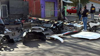 Monte Grande: un detenido tras allanamientos en desarmaderos de autos