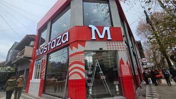 Monte Grande: Mostaza reabrió sus puertas con remodelaciones