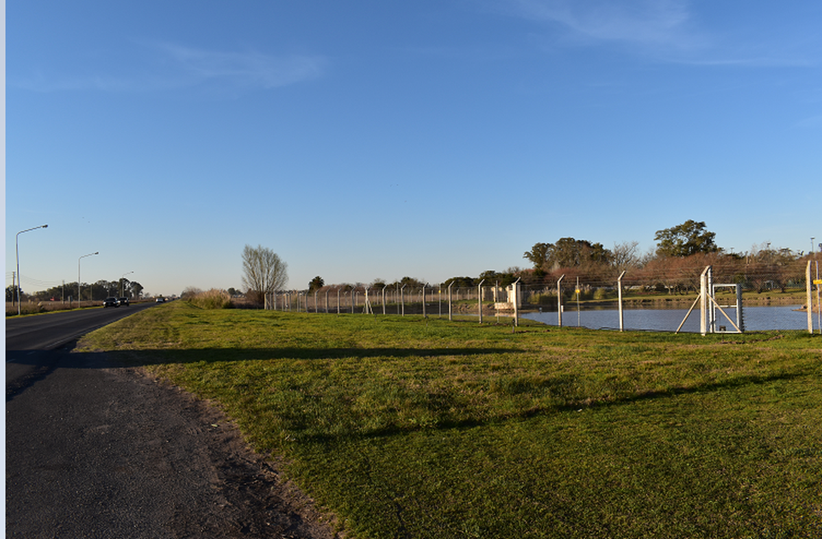 La laguna del frente de San Eliseo, que recientemente fue cercada.