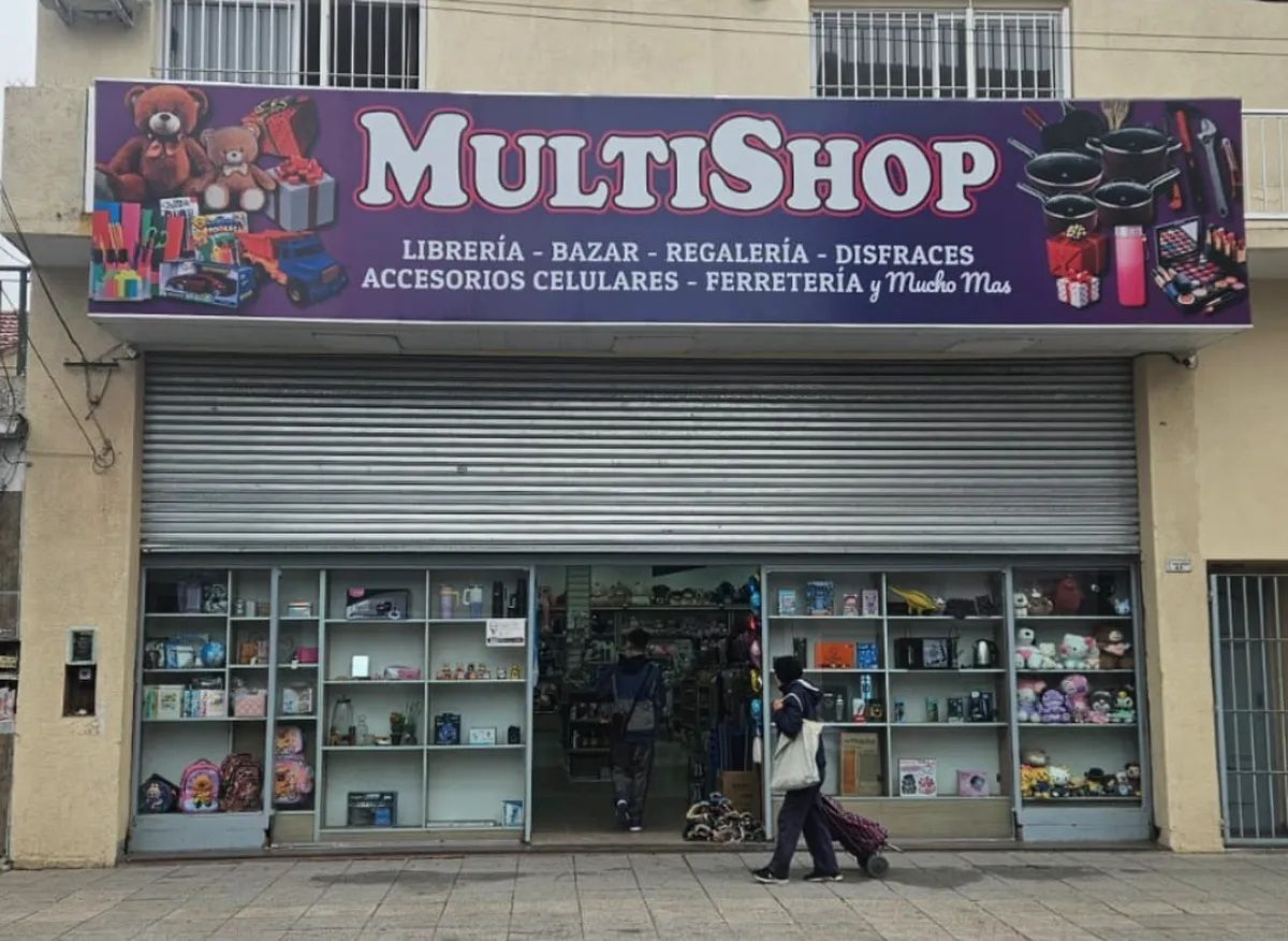Multishop, el primer bazar chino que desembarcó este año en Luis Guillón. Multishop, el primer bazar chino que desembarcó este año en Luis Guillón.