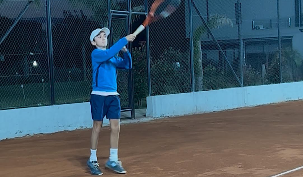 Juani Carnevale, vecino de la Martona, participando de la inauguración de las nuevas canchas en Lagos de Canning. Juani Carnevale, vecino de la Martona, participando de la inauguración de las nuevas canchas en Lagos de Canning.