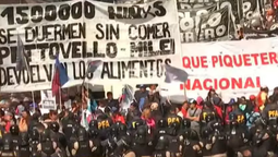 tension en puente pueyrredon: piquete por alimentos y fuerte operativo de seguridad