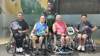 Vecinos de Monte Grande sueñan con el Mundial de pádel en silla de ruedas en España