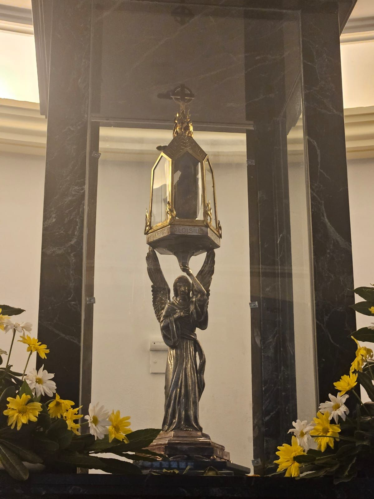El coraz&oacute;n del santo se encuentra en el interior del templo.