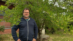 el arbol espina de banado florece en pocos lugares de la region y esta en luis guillon: una historia literaria